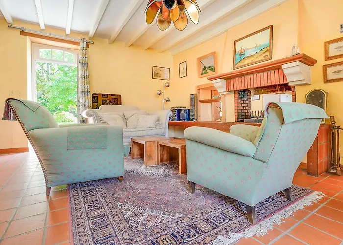 Vakantiehuis Beautiful In Le Dolent With Wifi