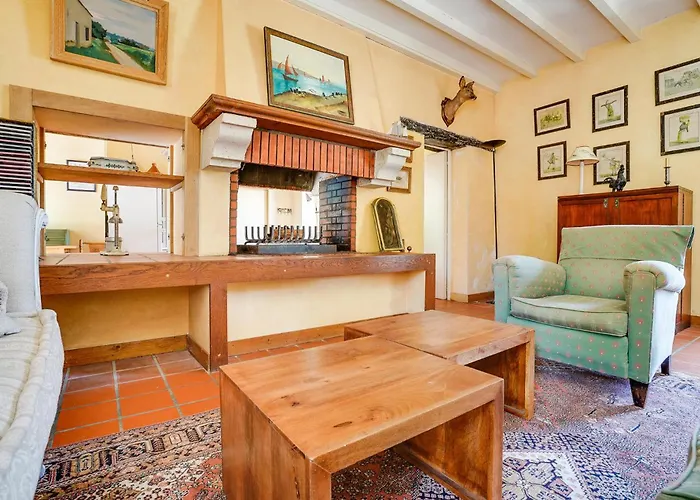 Beautiful In Le Dolent With Wifi Nieul-le-Dolent